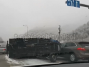 Три автомобиля столкнулись на Краснополянском шоссе в Сочи
