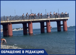 Туристка из Москвы возмущена развлечениями местных детей на пляже в Сочи
