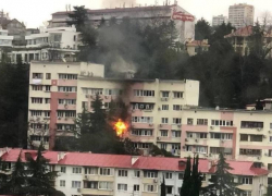 В Сочи ликвидировали пожар в многоквартирном доме 